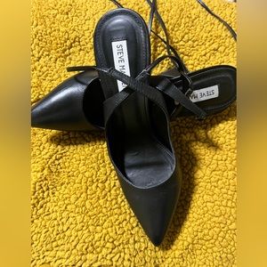 Black Leather Tie Up Heel Size 7.